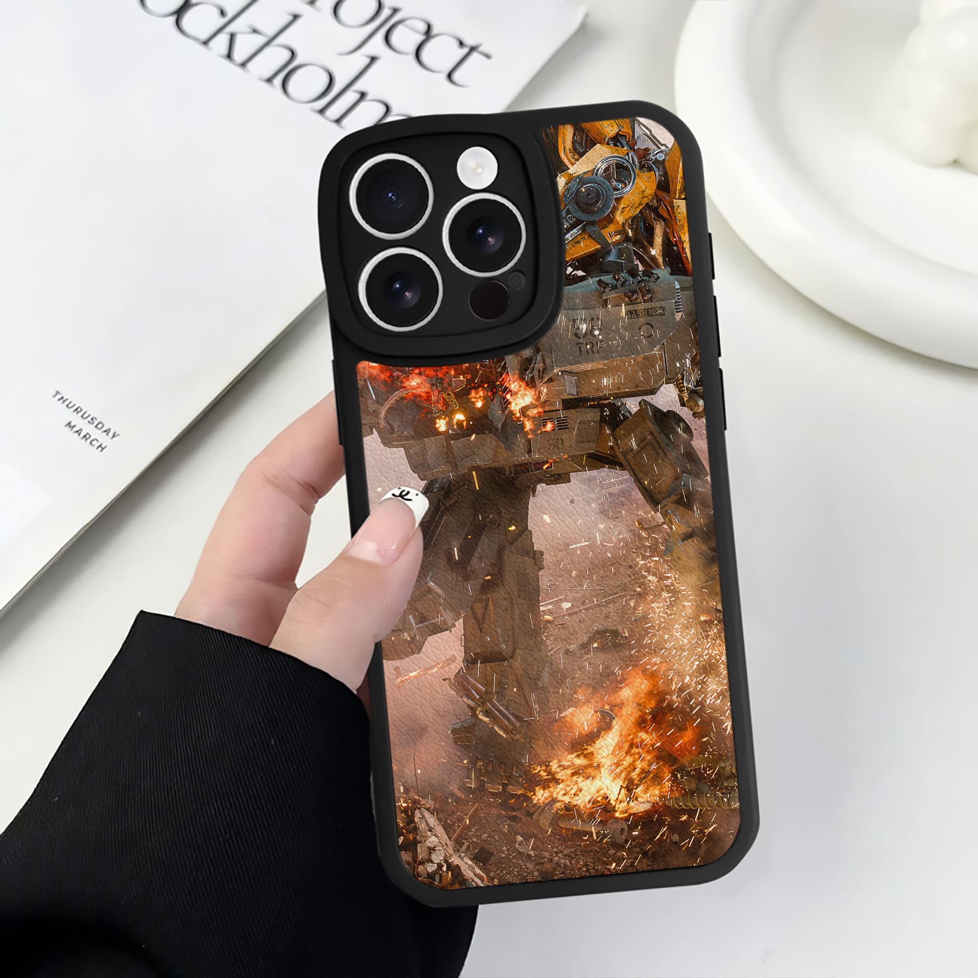 （画像用） Transformers トランスフォーマー 【iPhone 16シリーズ対応】シリコンスマホケース（レザー調） 材質：シリコン